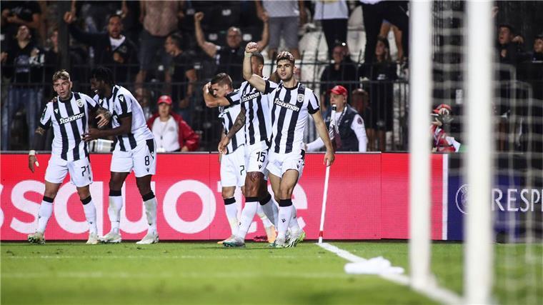 Vor einem Wechsel nach Wolfsburg: Konstantinos Koulierakis von PAOK Saloniki (r).