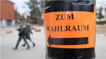 Vor mehrere Wahllokale in Leer haben Unbekannte politische Graffiti gesprüht. (Symbolbild)