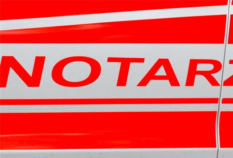 Pedelec-Fahrer bei Verkehrsunfall in Elsfleth schwer verletzt Vor Ort wurde der Mann unter anderem von einem Notarzt versorgt.