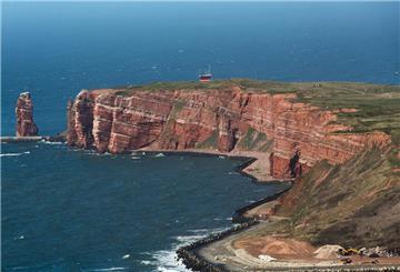 Blick auf die Hochseeinsel Helgoland.