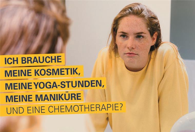 junge frau in gelben Pullover