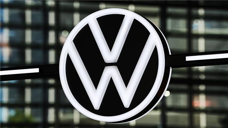 VW-Chef hält an Schließung von Fabriken fest VW will weiter Werke schließen.