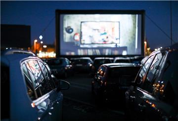 Während Brake Pfingsten zum Autokino an den Binnenhafen einlädt, sind die Pläne für Nordenham gescheitert.