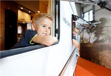 Während der Caravan Salon in Düsseldorf – die weltweit größte Messe rund um Wohnmobile, Caravans und Camper - im vergangenen Jahr nur digital stattfand, können kleine und große Reisefans im August und September wieder zahlreiche Ausstellungsstücke besichtigen und entdecken.