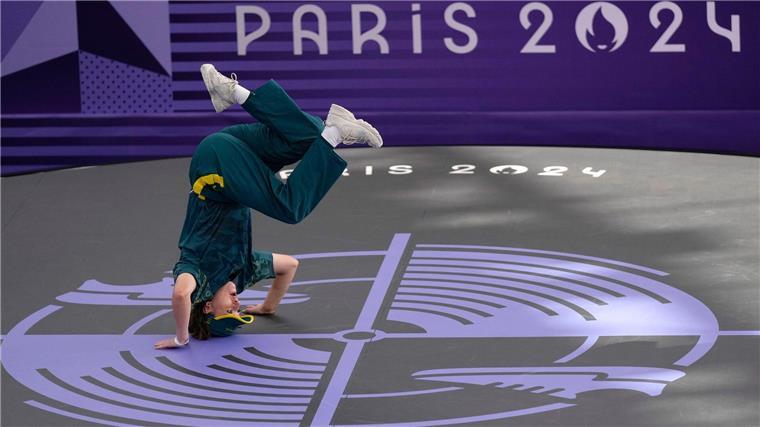 Nach Olympia: Australische Breakdancerin äußert sich zu Hass Während ihres Aiftritts bei den Olympischen Spielen wälzte sich Gunn auf dem Boden oder hüpfte wie ein Känguru.