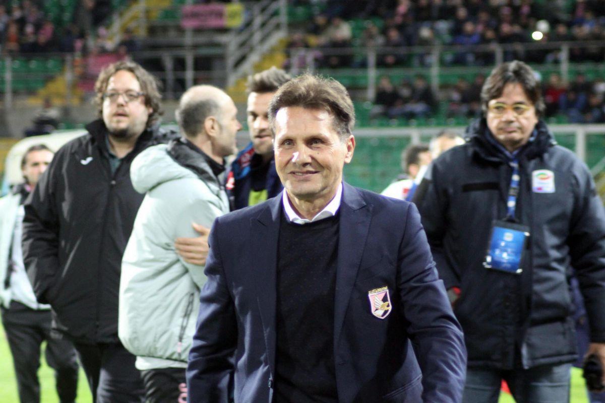 Walter Novellino ist nach nur vier Spielen als Trainer bei US Palermo entlassen worden. 