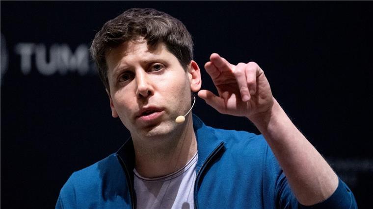 Geschasster Chef von ChatGPT-Entwickler könnte zurückkommen War das öffentliche Gesicht von OpenAI und ist nun nicht mehr dabei: Sam Altman.