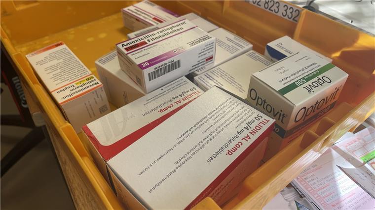 Warenbestellungen und Medikamente: 47 Jahre hat sich Angelika Geske im Hintergrund darum gekümmert, dass es in der Apotheke lief. Als sie anfing, war der Beruf der Apothekenhelferin noch angesehen und beliebt. Inzwischen fehlt den Apotheken das Fachpersonal.