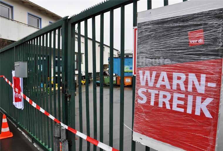 Es ist eine Einigung in Sicht: Tarifkonflikt der Wesermarsch-Müllwerker Warnstreik Verdi.