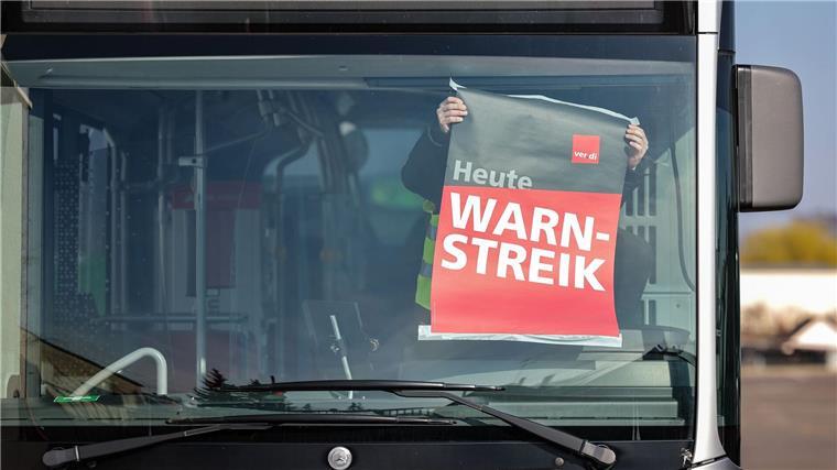 Verdi ruft zu zweitägigen Warnstreiks im Nahverkehr auf Warnstreiks im öffentlichen Nahverkehr in Niedersachsen angekündigt. (Archivbild)