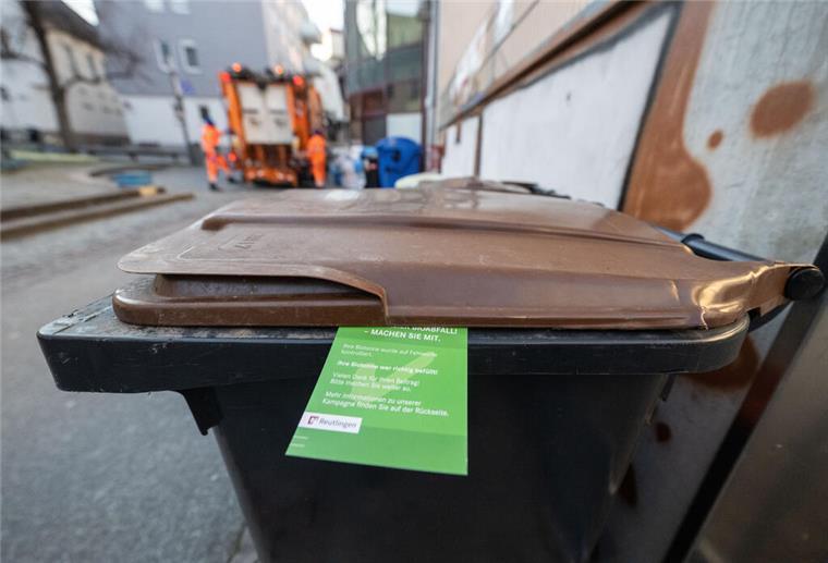Neue Regelung ab Mai: Das gehört nicht in die Bio-Tonne Warum „kompostierbare“ Tüten im Biomüll nichts verloren haben