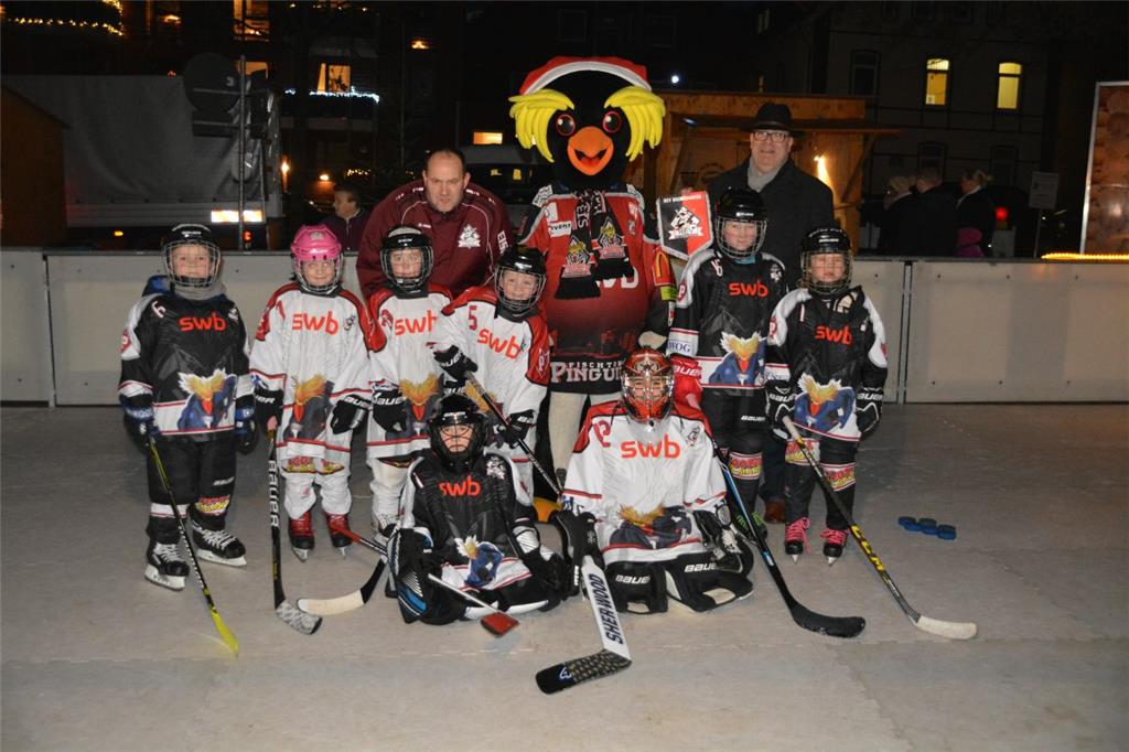Was ein echter Pinguin ist, muss ganz grimmig gucken, weiß Trainer Sascha Wolter...
