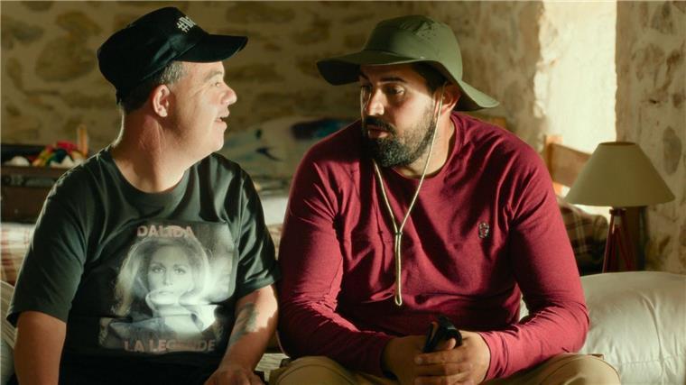 Frankreichs neues Film-Phänomen: „Was ist schon normal?“ „Was ist schon normal?“ (im Original: „Un p’tit truc en plus“) besticht durch seine aufrichtige Herangehensweise an menschliche Beziehungen.