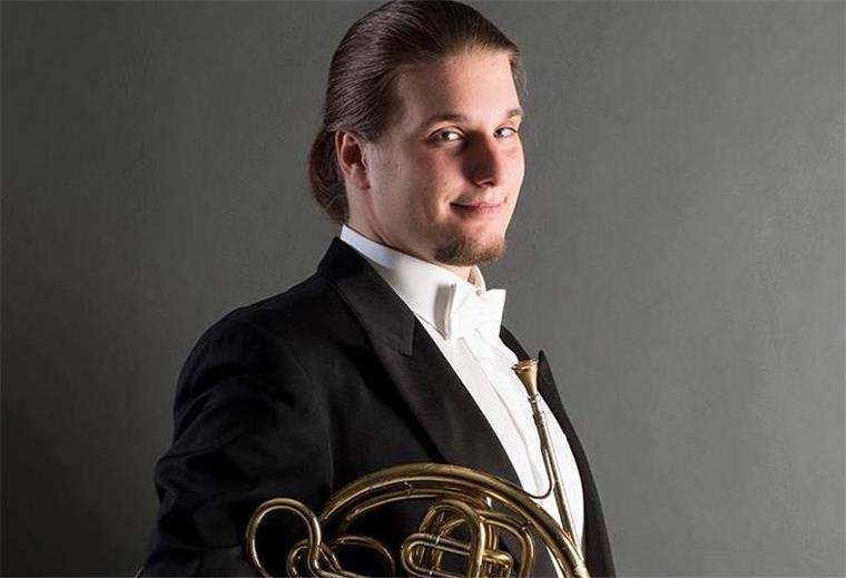 Kerem Ediz ist neuer Hornist im Orchester Waschechter Schweizer mit türkischem Namen: Kerem Ediz stammt aus einer Musikerfamilie.