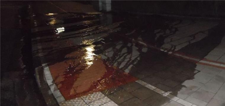 Bremerhaven: Wasserrohrbruch mitten in der Nacht Wasserrohrbruch im Bremerhavener Ortsteil Bürgerpark.
