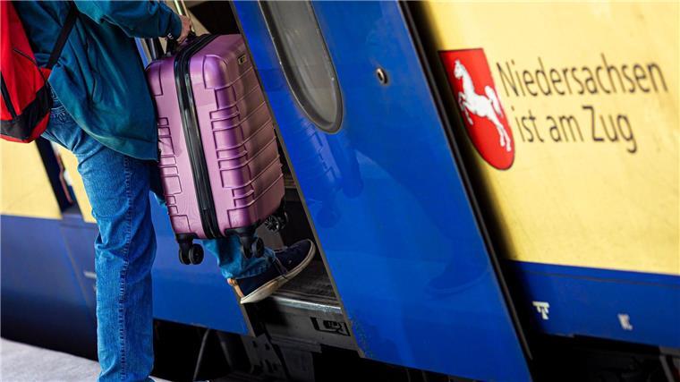 Wegen anhaltender Zugausfälle fordert die LNVG den Regionalbahnbetreiber Start Niedersachsen Mitte zu Verbesserungen auf. (Symbolbild)