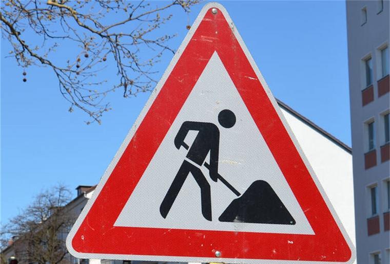 Brake: Straßensperrung wegen Kanalarbeiten Wegen Arbeiten am Kanalnetz gibt es Brake wieder eine Straßensperrung.