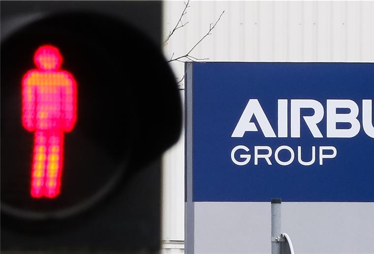 Wegen der Ausbreitung des neuen Coronavirus unterbricht der Flugzeugbauer Airbus seine Produktion in Bremen und Stade.