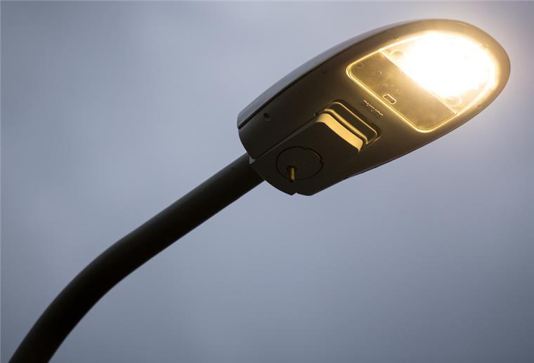 Beverstedt schaltet alle Straßenlaternen ab Um Energie einzusparen, verzichten in diesen Tagen viele Gemeinden auf das Einschalten der Straßenbeleuchtung.