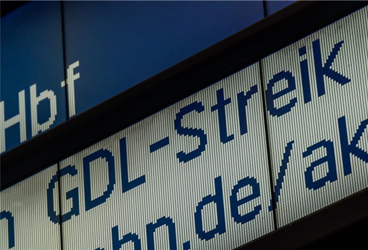 Wegen des Streiks der GDl fallen viele Züge aus.