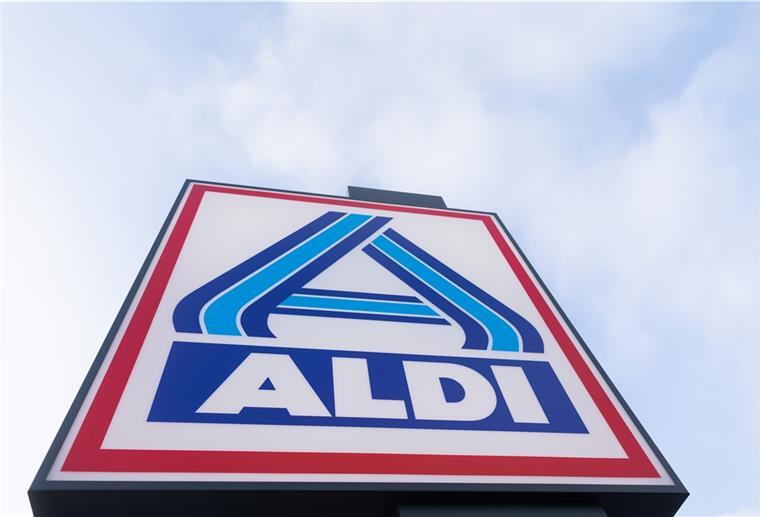 Aldi Nord spendet Babynahrung an die Ukraine - und erntet Kritik Blick auf ein Firmen-Logo eines Aldi-Marktes.
