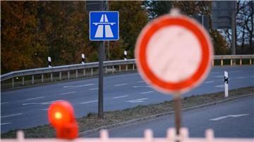 Wegen einer Sperrung der A29 bei Oldenburg wird es an diesem Wochenende zu Verkehrsbehinderungen kommen. (Symbolbild) 