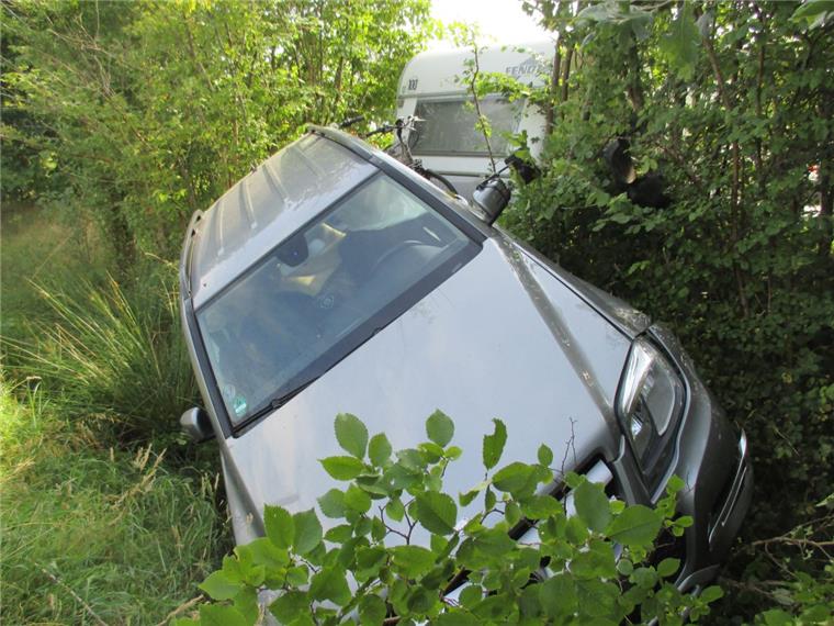 Verkehrsunfall mit Wohnwagengespann auf der Autobahn 27 mit Folgeunfall Wegen eines Unfalls war die A 27 heute teilweise gesperrt.