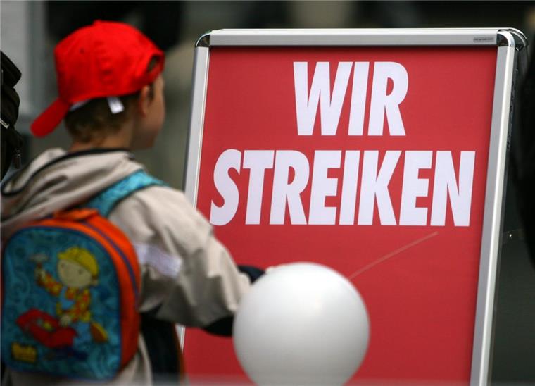 Diese Kitas sind am Dienstag vom Streik betroffen Wegen eines Warnstreiks müssen Eltern in Bremerhaven am Dienstag mit Einschränkungen bei der Kinderbetreuung in städtischen Einrichtungen rechnen.