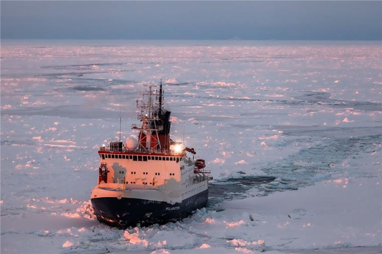 Wegen zu heftiger Eisverhältnisse musste die "Polarstern" in der Antarktis einen neuen Kurs einschlagen.