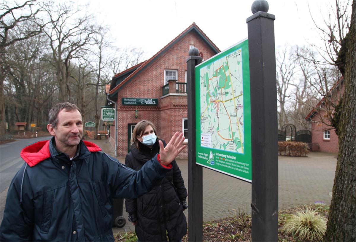 Einsatz für den Kirchrundweg in Wulsbüttel Wegpate Volker Schmidt und Claudia Theis setzen sich für den Wanderweg "Kirchrundweg" in Wulsbüttel ein.