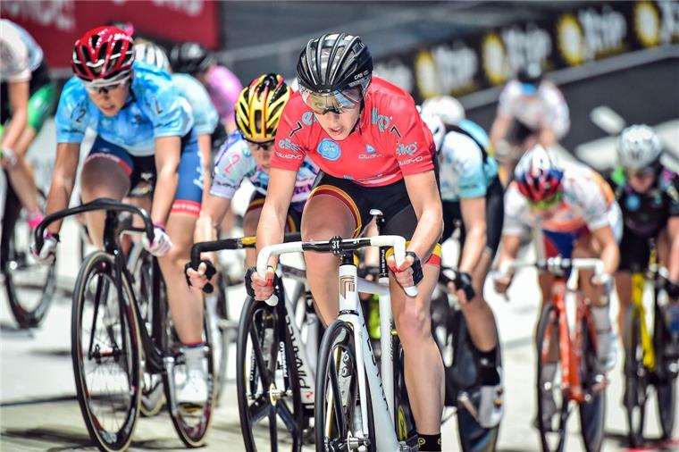 Sixdays: Frauen gehen auf die große Jagd Weibliche Verstärkung: Erstmals starten Frauen bei den kommenden Sixdays Bremen im Zweier-Mannschaftsfahren.