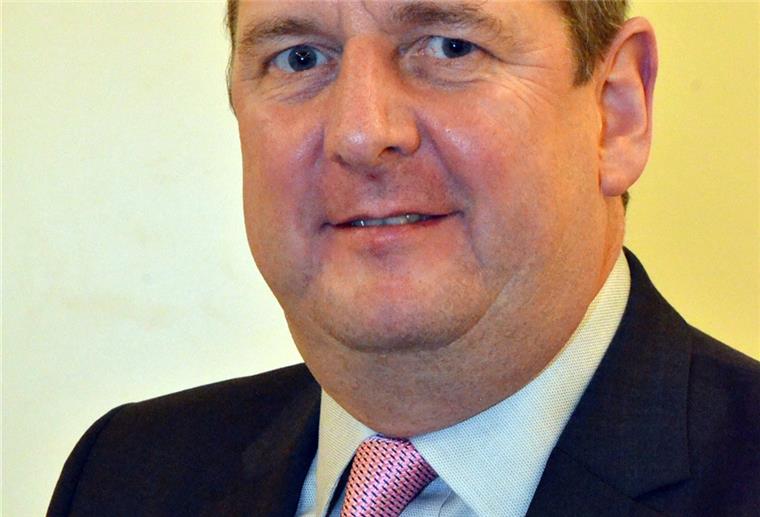Loxstedt: Thomas Thier legt Ämter nieder Weil er aus familiären Gründen aus der Gemeinde Loxstedt weg zieht, legt der CDU-Vorsitzende Thomas Thier alle seine politischen Ämter nieder.