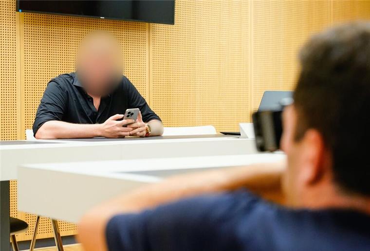 Weil er nach Überzeugung des Gerichts eine Affäre mit dem Reality-TV-Star Shania Geiss erfunden hat, muss der 24 Jahre alte Mann eine Geldstrafe zahlen.
