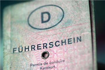 Weil er ohne Führerschein seine Stieftochter zur Schule gefahren hat, soll ein 39 Jahre alter Mann ins Gefängnis. 