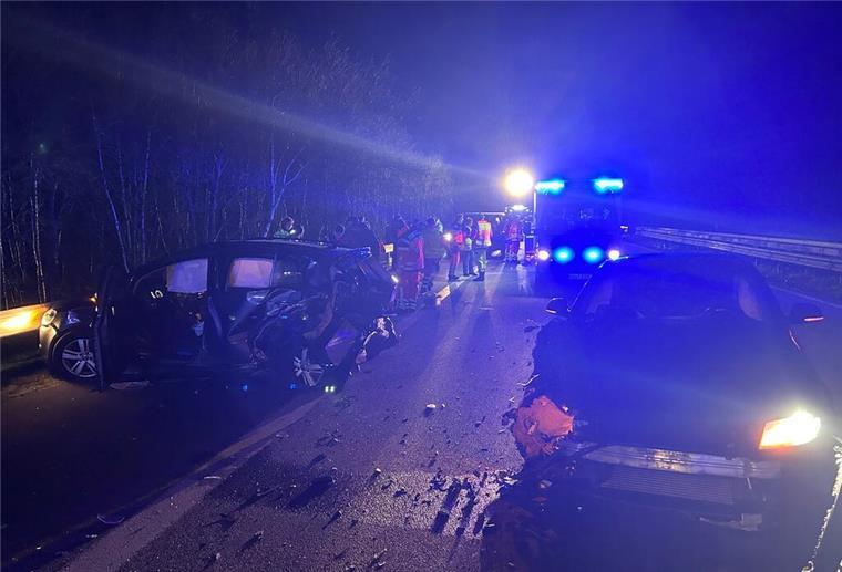 Weil es am Donnerstagabend zu einem Unfall mit vier Fahrzeugen gekommen ist, musste die Autobahn A27 zwischen Hagen und Stotel gesperrt werden.