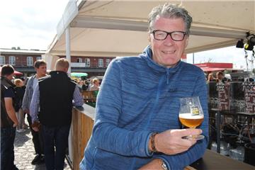 Weiß noch nicht. ob er im nächsten Jahr wiederkommt: Bierfest-Veranstalter Michael Solms hatte zum zweiten Mal Pech mit dem Wetter.