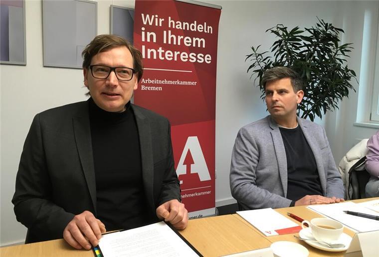Zwei Männer am Tisch