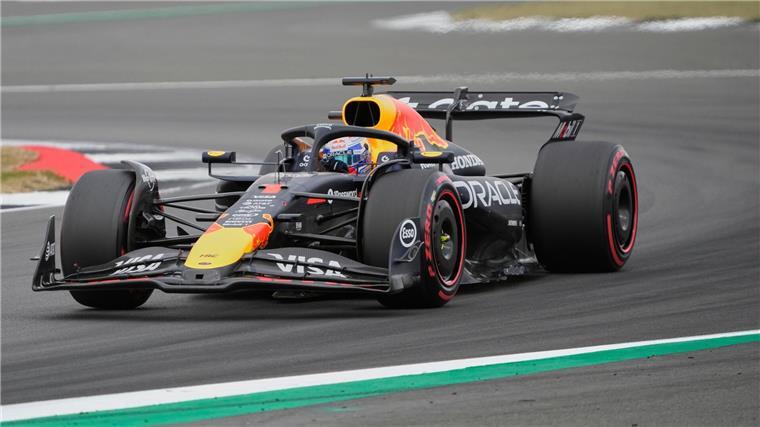 Verstappen stellt mit Superrunde Vettel-Bestmarke ein Weltmeister Max Verstappen startet in Silverstone von der Pole Position.
