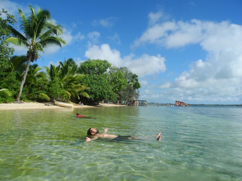 Weltumradlerin Annika Wachter - hier: Treiben lassen auf Tonga.