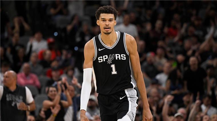 Wembys Idee: Spurs suchen Ultras für die neue NBA-Saison Wembanyama will mit einem neuen Fan-Club für mehr Stimmung bei den San Antonio Spurs sorgen. (Archiv-Foto)