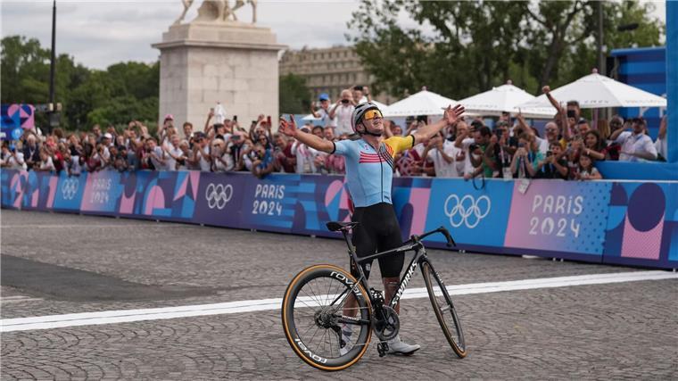 Mehrere Knochenbrüche bei Rad-Olympiasieger Evenepoel Wenige Monate nach seinem Olympiasieg ist Rad-Star Remco Evenepoel im Training verunfallt.