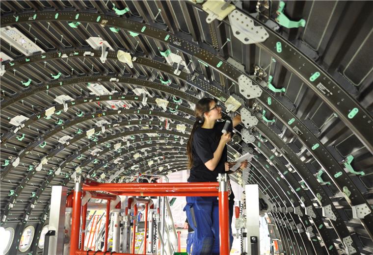 Bei Premium Aerotec in Nordenham droht Kurzarbeit Wenn Airbus die Produktion herunterfährt, trägt auch Premium Aerotec die Folgen.