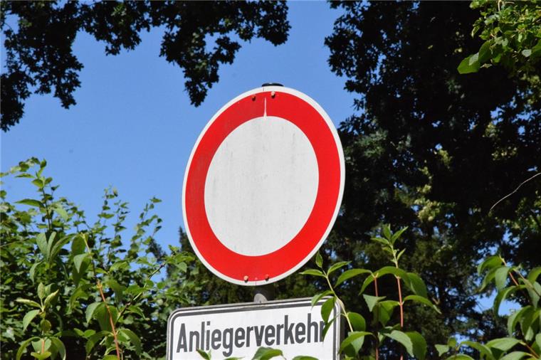 Ab Montag: Landkreis Rotenburg saniert fünf Moorstraßen Wenn am Montag die Sanierung der Moorstraßen beginnt, kommt es vorübergehend auch zu Teil- oder Vollsperrungen.