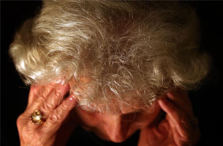 Böller und Bomben: Bei manchen Demenzkranken weckt Silvester die Angst vorm Krieg Wenn an Silvester laute Knaller explodieren, fühlen sich einige Demenzkranke in den Krieg zurückversetzt.