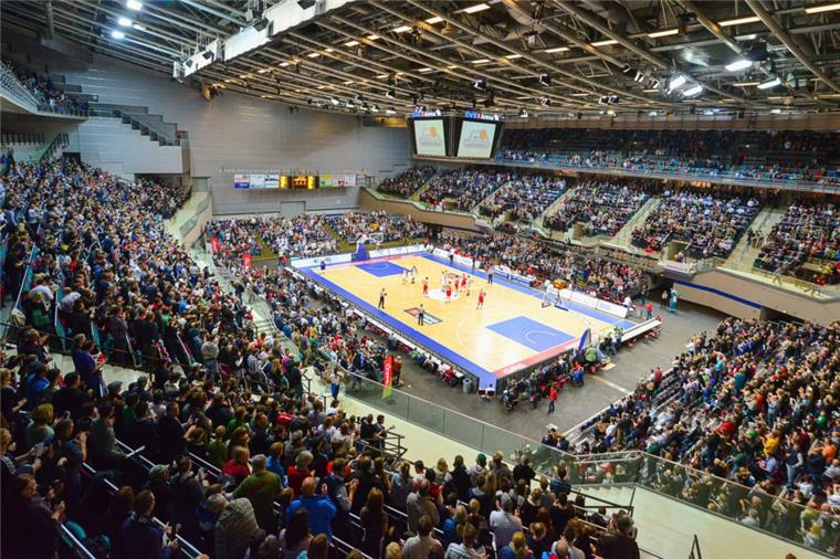 Wenn Bayern München in Bremen gegen die Eisbären spielt, strömen die Zuschauer in die ÖVB-Arena. Auch in dieser Saison läuft der Vorverkauf
ordentlich. 