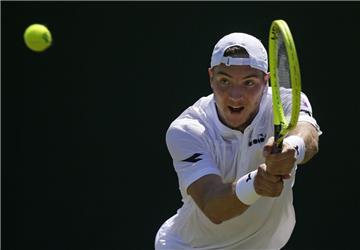 Wenn das Rasenturnier in Wimbledon am Montag mit allen Achtelfinal-Partien fortgesetzt wird, taucht von anfangs 14 deutschen Teilnehmern keiner mehr im Tableau auf. Auch Jan-Lennard Struff verlor seine Partie gegen Michail Kukuschkin.