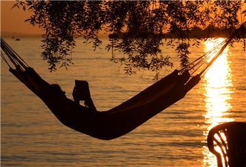 Wenn der Urlaub nicht mehr ausreicht: Mit einem Sabbatical können sich Beschäftigte eine bewusste Auszeit vom Arbeitsleben nehmen. 