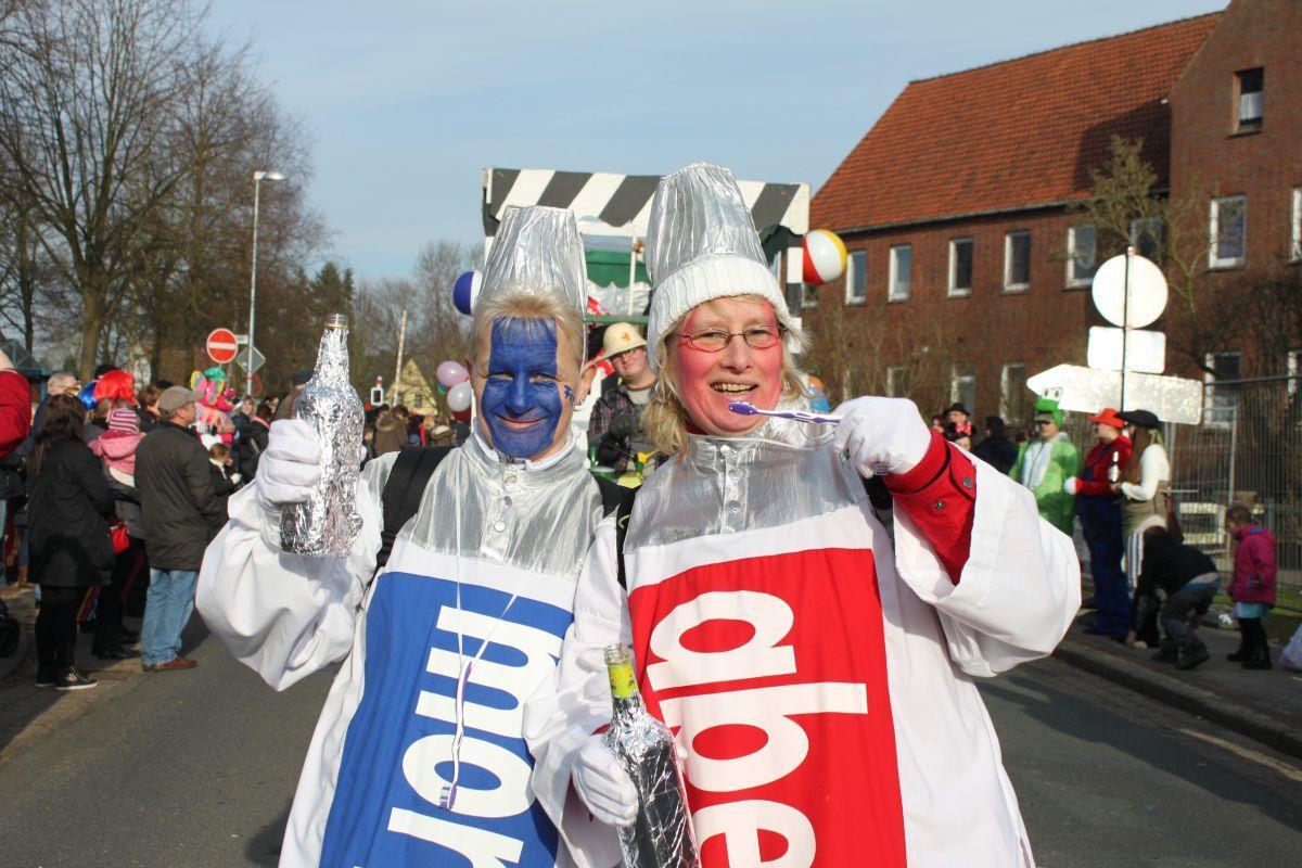 Polizei warnt: Diebe nutzen ausgelassene Stimmung Wenn die Jecken beim Karneval in Wehdel auf die Tube drücken, sind auch die Trick- und Taschendiebe nicht weit. Sie nutzen den Leichtsinn aus, um ihre Opfer um Bargeld und anderes zu erleichtern. Die Polizei gibt Tipps. Foto Lehmann