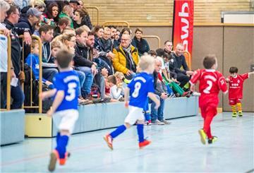 Wenn die Jüngsten kickten, waren beim Weser-Elbe-Cup die Tribünen immer gut besetzt. So wird es auch bei der ersten Auflage nach der Corona-Pause wieder sein.