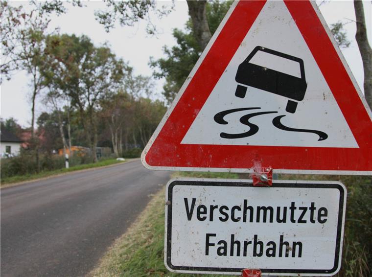 Wenn Erntefahrzeuge die Straßen verschmutzen, schadet das dem Ansehen der Landwirte, glaubt der Chef des Maschinenrings Osterholz-Wesermünde. 
